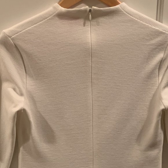 Lilly Pulitzer White Long Sleeve Charlena V-Neck Knit Shift Dress, Size XS - Picture 5 of 9